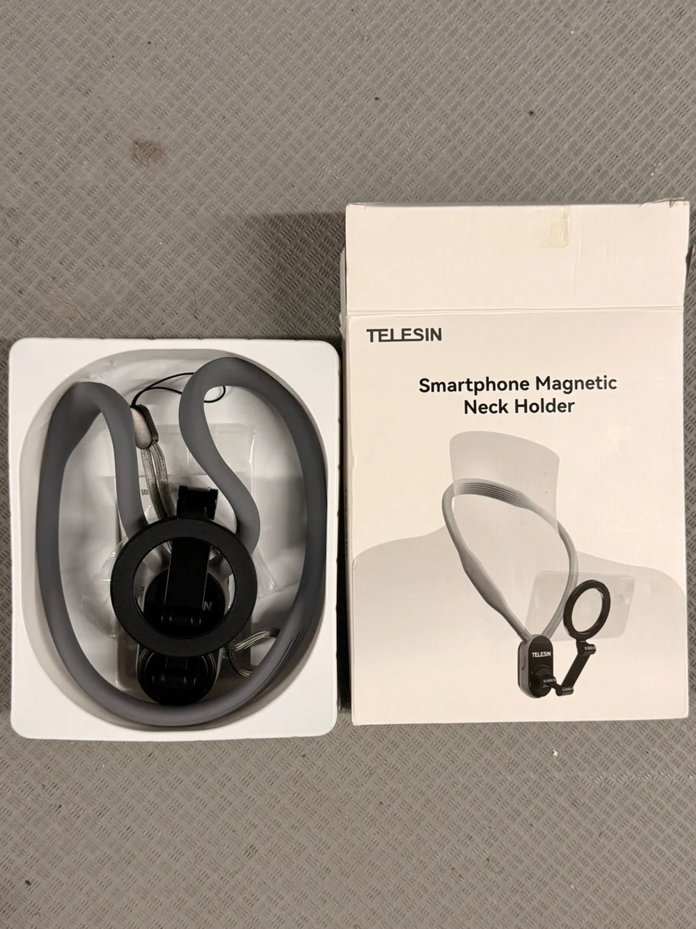 Smartphone Magnetic Neck Holder - Black